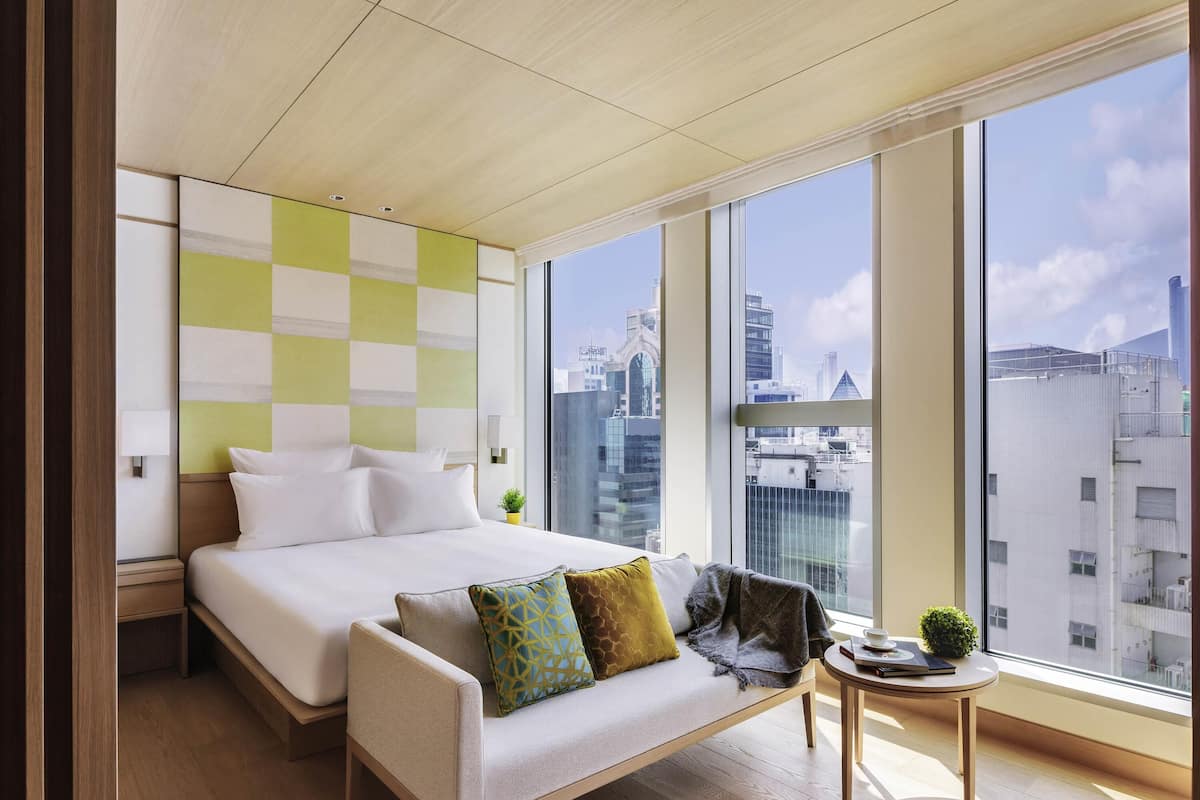 Deluxe Studio, 1 King Bed with Sofa | Minibar, in-room safe, free WiFi, bed sheets