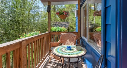 Two Separate Downtown Asheville Chalets - Zurich Mountain Chalets #9A & #9B