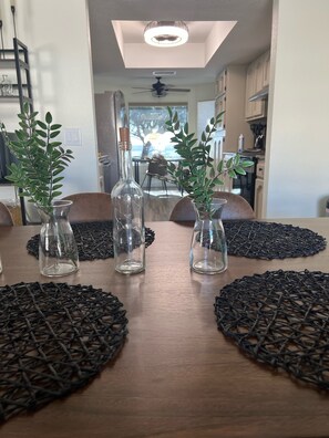 Dining - Best Lakeview in the city! Easy boat parking and 5 minutes from boat launch.  (Lake Havasu City)