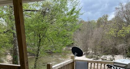 Okatoma River Cabin/ Convenient Location