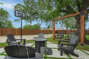 Terrace/patio - Jesse's Place - Magnolia/Baylor/Downtown Waco (Waco)