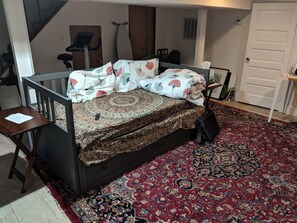 4 slaapkamers, een bureau, een strijkplank/strijkijzer, wifi