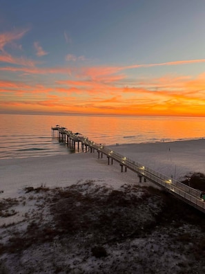 On the beach - Four Seasons 402-E, Private fishing pier (Orange Beach)