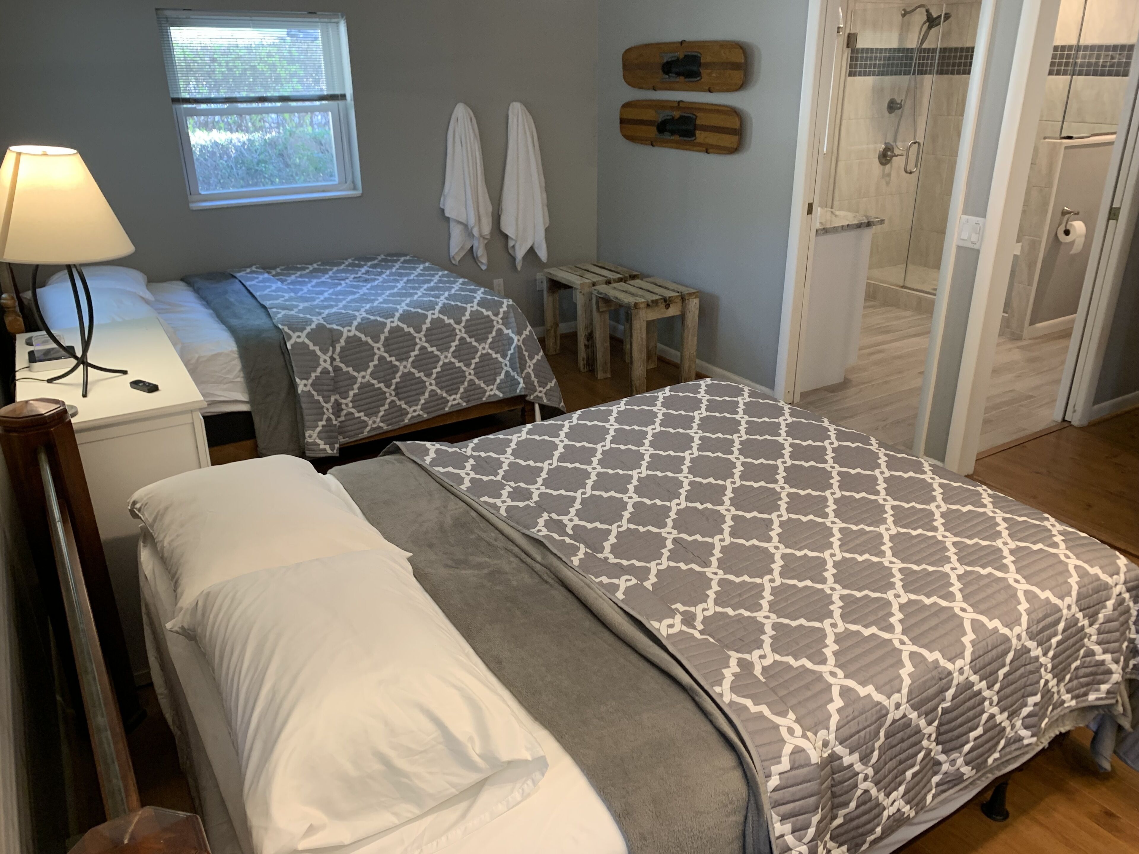 3 sovrum, skrivbord, strykjärn/strykbräda och gratis wi-fi