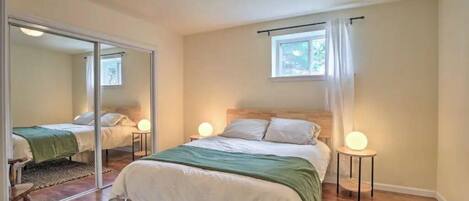 2 habitaciones, espacio para trabajar con laptop y wifi