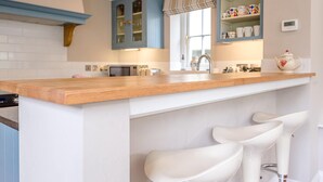 House (5 Bedrooms) | Private kitchen - Bluebells Aldeburgh Air Manage Suffolk (Aldeburgh)