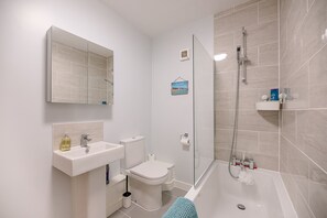 Bathtub - 4 Buregate House, Felixstowe (Felixstowe)