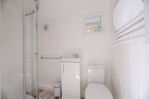 Chalet (1 Bedroom) | Badezimmer | Shampoo