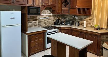 Air Conditioned House With Garden and Ocean Views For Family And Adventure