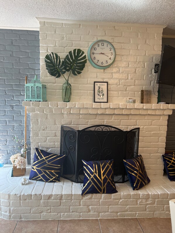 Interior - Cozy Private Hobby Airport (Houston)