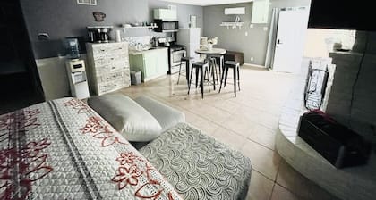 Cozy Private studio Hobby Airport