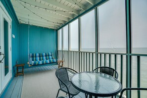 Outdoor dining - Beach Front! Magical Stay on the Water! Two king beds, Book Summer Dates Now! (Port St. Joe)