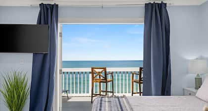 Beach Front! Magical Stay on the Water! Two king beds, Book Summer Dates Now!