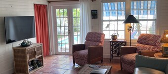 Key Westy cottage in Lake Worth