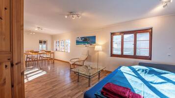 1 sovrum, resesÀng och sÀngklÀder