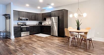 Historic & Modern! Walk to Restaurants, Moccasin Springs + Huge Suite w/ Kitchen