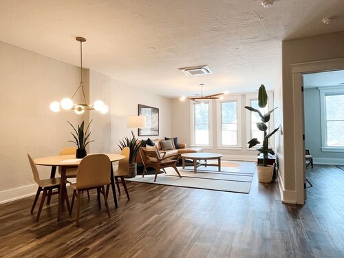 Historic & Modern! Walk to Restaurants, Moccasin Springs + Huge Suite w/ Kitchen