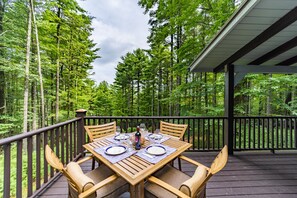 Outdoor dining - Perfect Cabin in the Woods! Hot Tub, Fire Pit, WI-FI, Central A/C (Sparta)