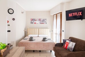 1 chambre, bureau, fer et planche à repasser, Wi-Fi gratuit