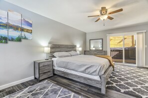 4 bedrooms, desk, iron/ironing board, free WiFi - Colorado Mountain House - Views and a Hot Tub! (Cascade-Chipita Park)