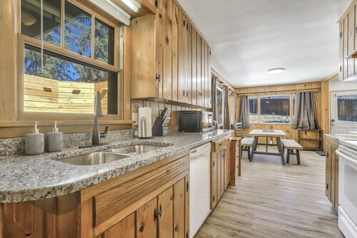 Colorado Mountain House - Views and a Hot Tub!