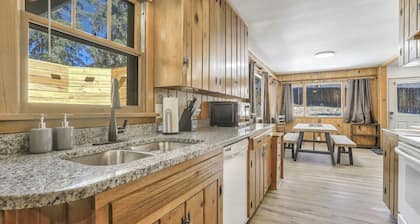 Colorado Mountain House - Views and a Hot Tub!