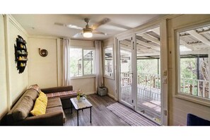 Living area - Jungle Tree House with private pool, walk to beach (Nosara)