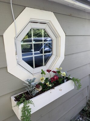 Exterior detail - Stunning panoramic mountain views-close to town! (Highlands)