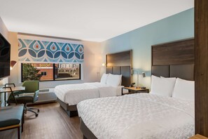 Habitación, 2 camas de matrimonio, accesible para personas con discapacidad (Hearing) | Escritorio, cortinas opacas, tabla de planchar con plancha y wifi gratis