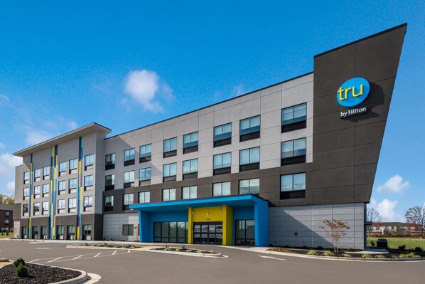 Exterior - Tru by Hilton Greensboro, NC (Greensboro)