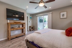 3 bedrooms, desk, iron/ironing board, travel cot