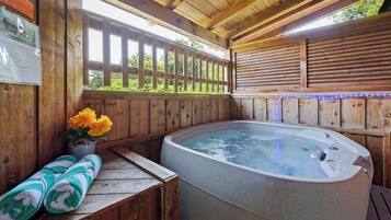 Indoor spa tub