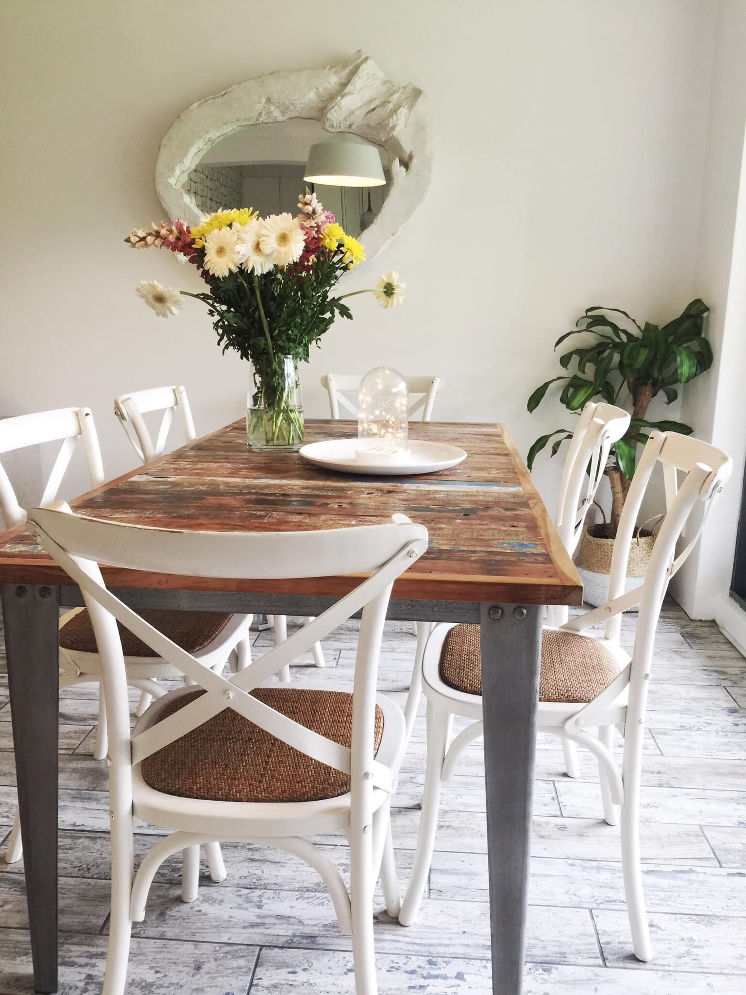 Chic designer garden apartment moments from beach! — image 7