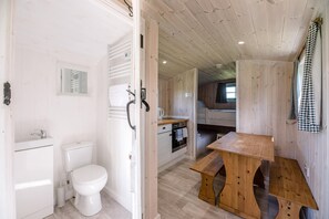 Shampoo - Honeysuckle Farm Hut 1 - Suffolk Farm Holidays (Woodbridge)