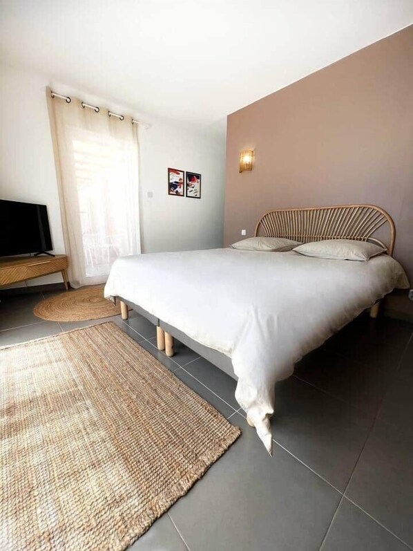 6 chambres, fer et planche à repasser, Wi-Fi, literie fournie