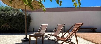 Villa with swimming pool for 12 people near hyères.