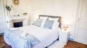 1 slaapkamer, een strijkplank/strijkijzer, reisbedje, gratis wifi