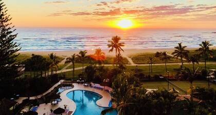 Ocean View Waterfront Apartment Gold coast