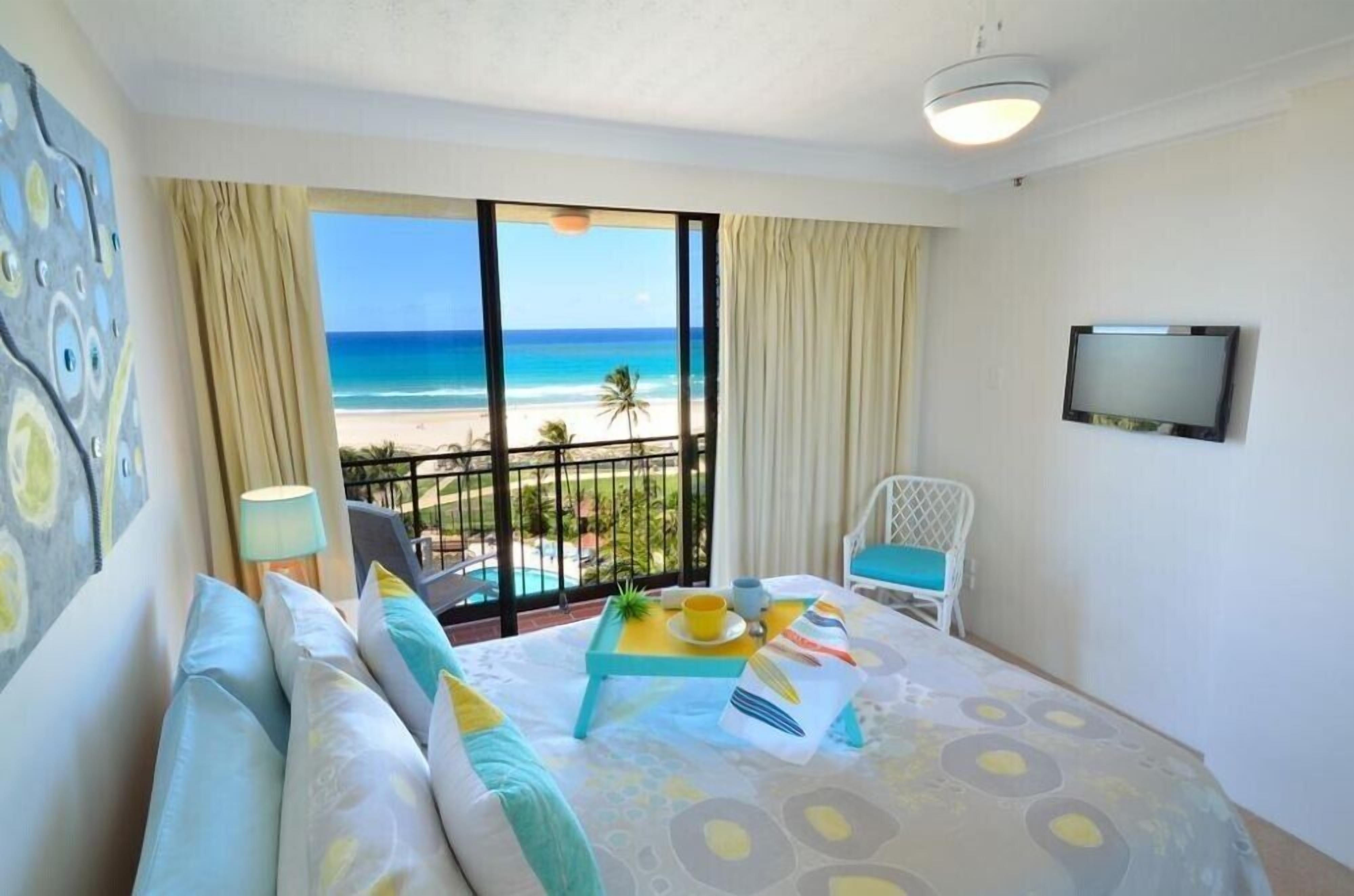 Ocean View Waterfront Apartment Gold coast — image 7