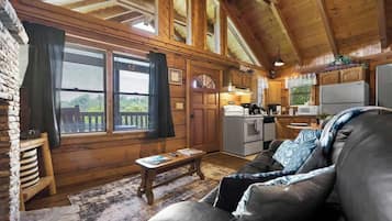 TV, caminetto, studio