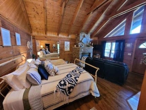 1 slaapkamer, een strijkplank/strijkijzer, wifi, beddengoed