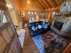 Fernseher, Kamin, Arbeitsbereiche