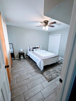 1 Schlafzimmer, Schreibtisch, Bügeleisen/Bügelbrett, kostenloses WLAN