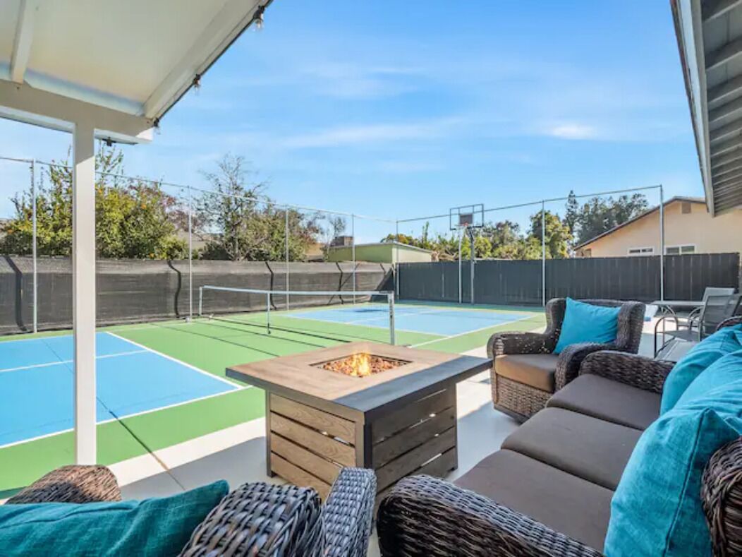 Clovis House| Pickle-Ball | B-Ball| BBQ|3/2:Oasis!