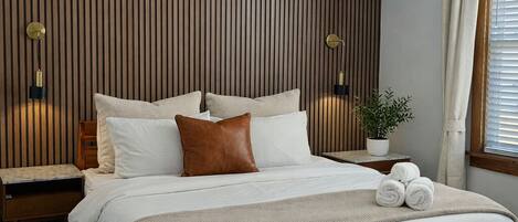 3 habitaciones, tabla de planchar con plancha, wifi y ropa de cama