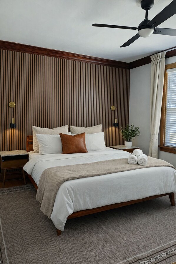 3 bedrooms, iron/ironing board, WiFi, bed sheets