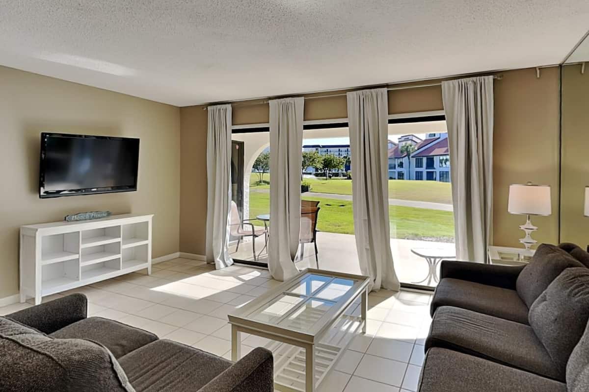Condo, Multiple Beds, Patio, Golf View (Golf Villa 609 - No Pets Allowed) | Living area | 40-inch TV with cable channels