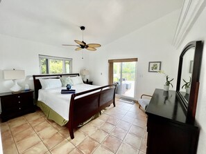 2 Schlafzimmer, Zimmersafe, Bügeleisen/Bügelbrett, WLAN