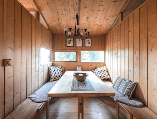 The Secret Cabin with hot tube in nature reserve close to Reykjavik 