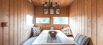 The Secret Cabin with hot tube in nature reserve close to Reykjavik 